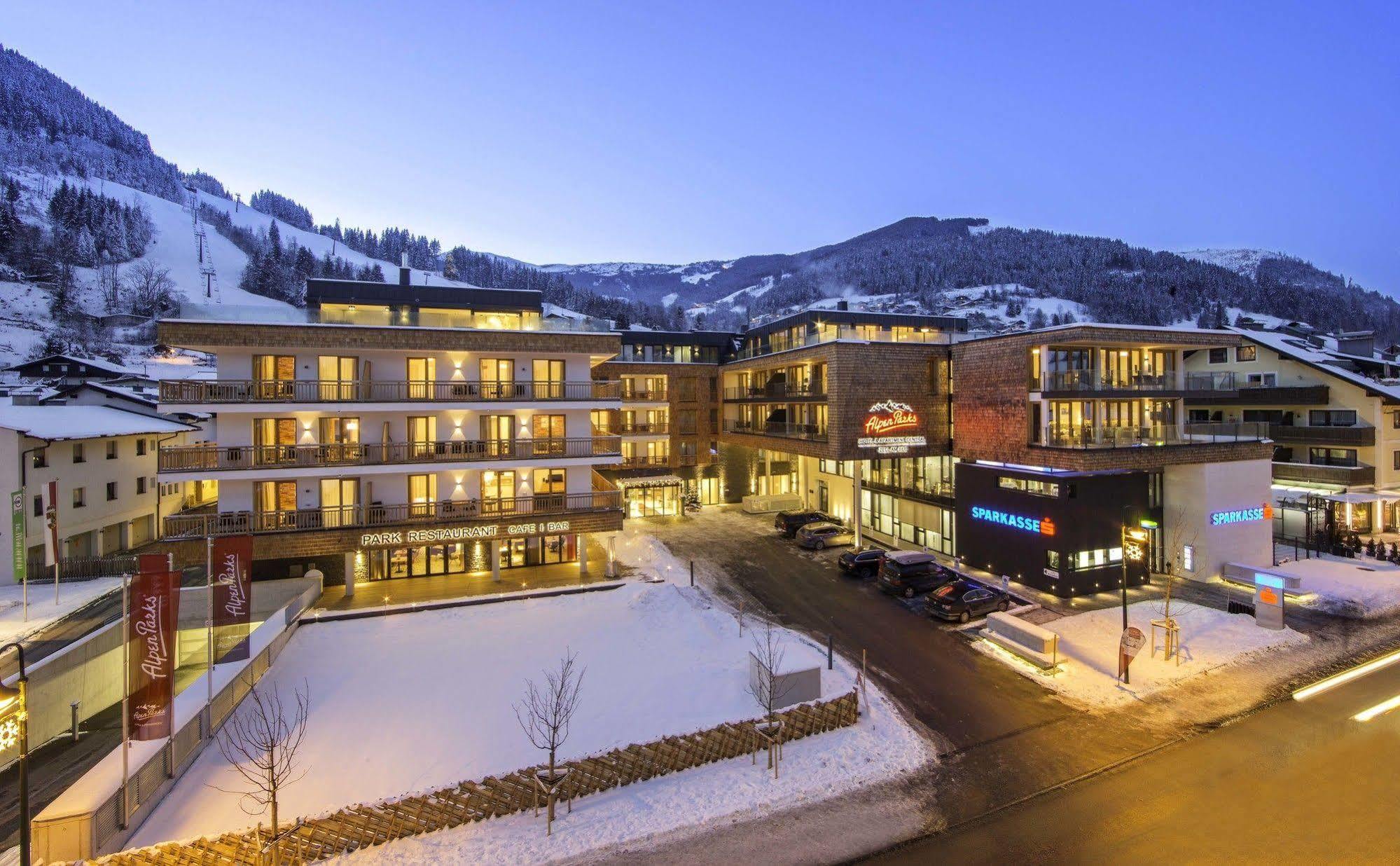 Apartment Centrum - Steinbock Lodges Zell am See Buitenkant foto